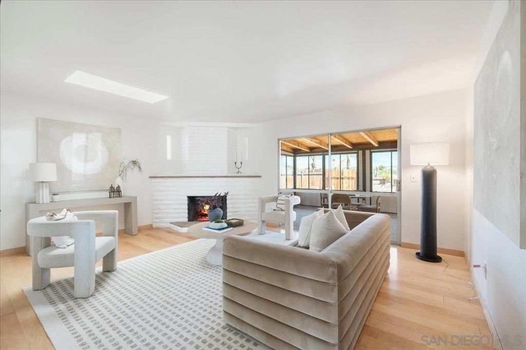 Image 7 of property listing at 448 W Redondo, Oceanside, CA 92057