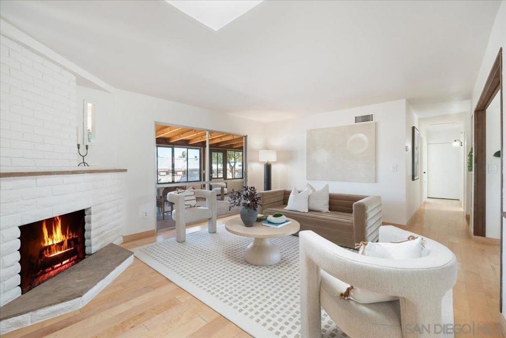 Image 8 of property listing at 448 W Redondo, Oceanside, CA 92057