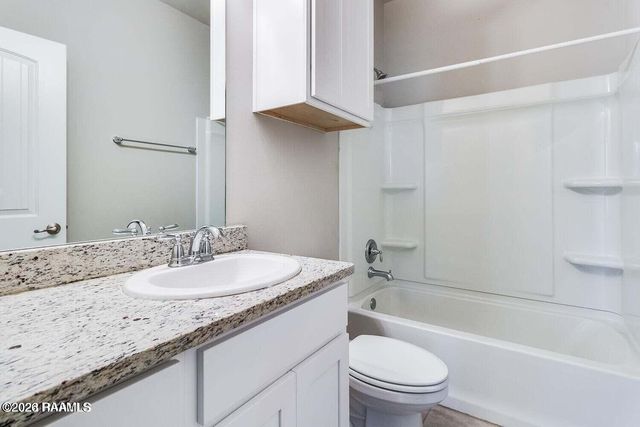 115 Rue Chateau Royal Drive, Youngsville, LA 70592