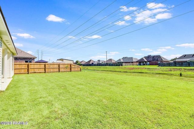 115 Rue Chateau Royal Drive, Youngsville, LA 70592