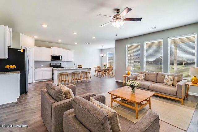 115 Rue Chateau Royal Drive, Youngsville, LA 70592