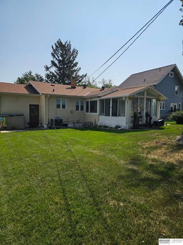 3124 S 42nd Street, Omaha, NE 68105