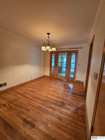 3124 S 42nd Street, Omaha, NE 68105