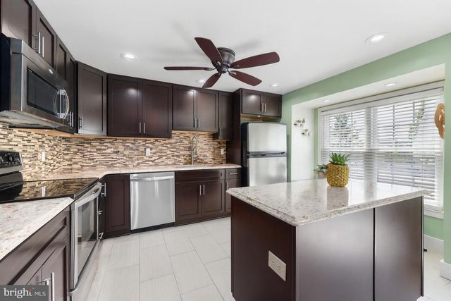 13803 FOUNT BEATTIE CT, Centreville, VA 20121