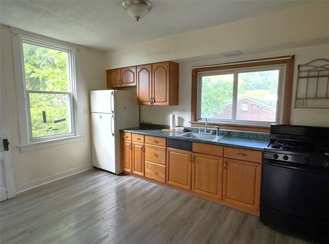 3672 Myrtle Ave, Castle Shannon, PA 15234