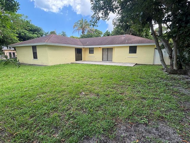 1563 40th Street, West Palm Beach, FL 33407