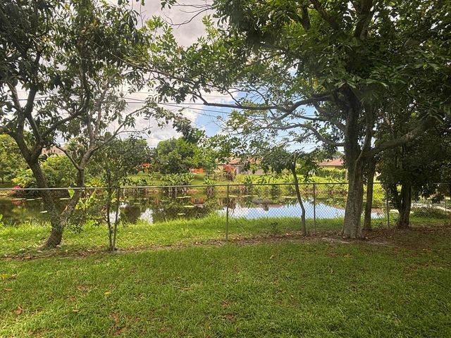 1563 40th Street, West Palm Beach, FL 33407