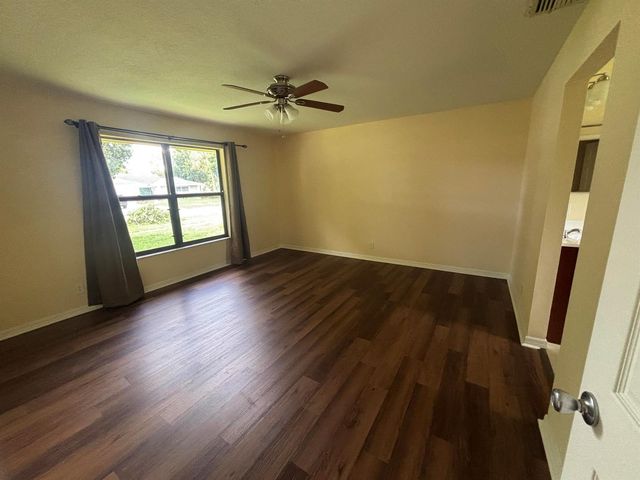 1563 40th Street, West Palm Beach, FL 33407