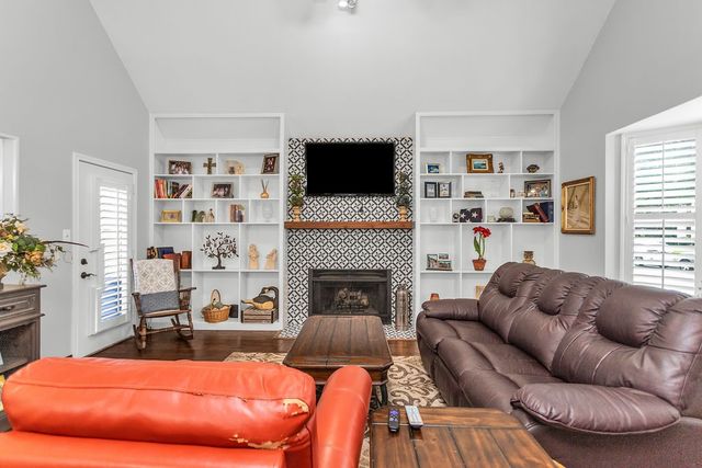 6019 Willow Wood Lane, Dallas, TX 75252