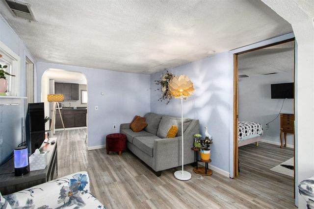 2418 Edgewood Drive, Kalamazoo, MI 49008