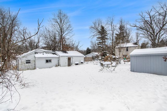 2418 Edgewood Drive, Kalamazoo, MI 49008