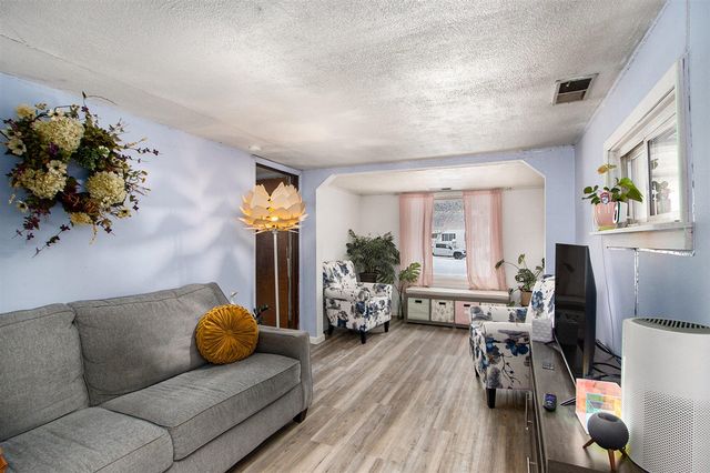 2418 Edgewood Drive, Kalamazoo, MI 49008