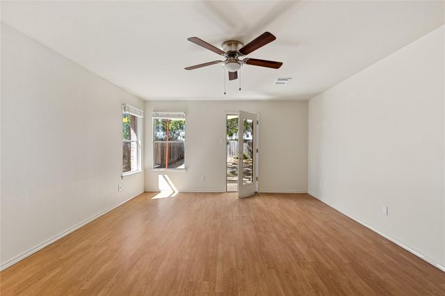 1513 Canon Yeomans TRL, Austin, TX 78748