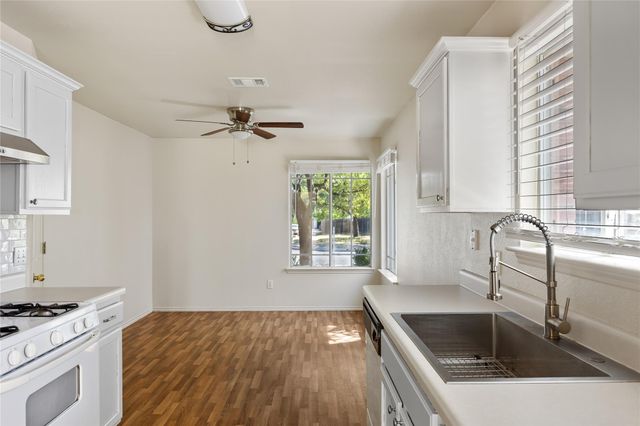 1513 Canon Yeomans TRL, Austin, TX 78748