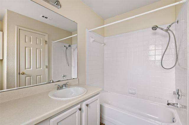 1513 Canon Yeomans TRL, Austin, TX 78748