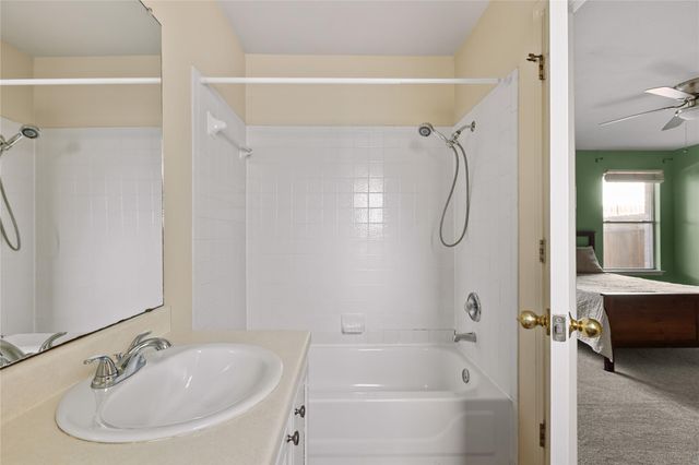 1513 Canon Yeomans TRL, Austin, TX 78748