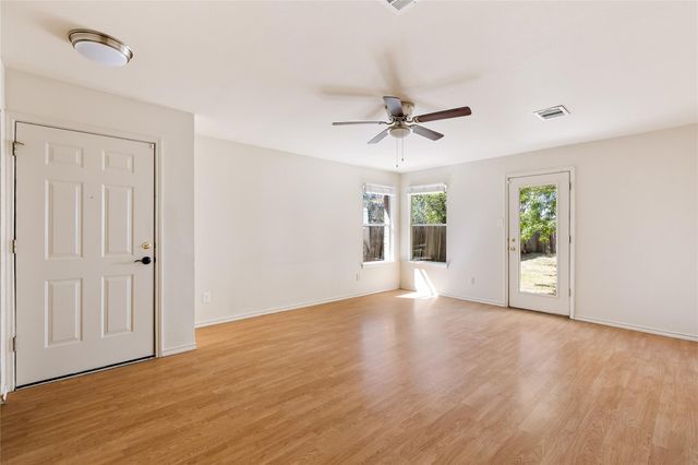 1513 Canon Yeomans TRL, Austin, TX 78748