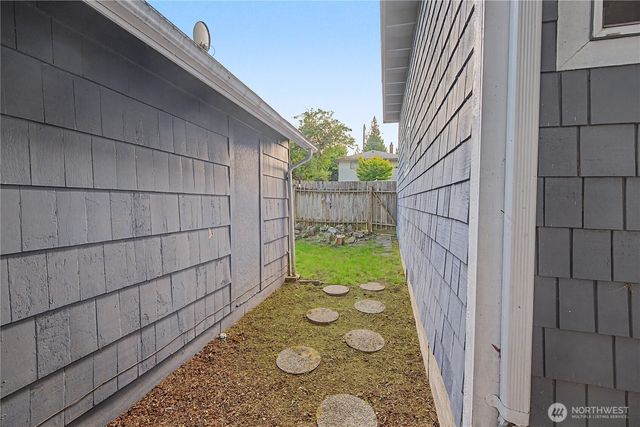 10255 41st Avenue SW, Seattle, WA 98146