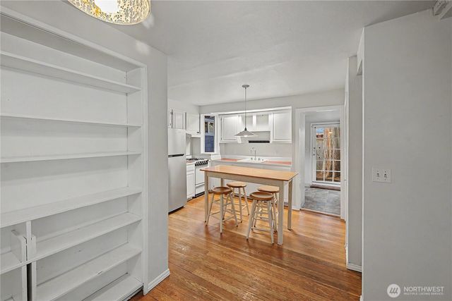 10255 41st Avenue SW, Seattle, WA 98146