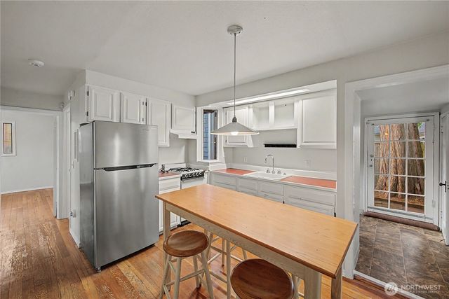 10255 41st Avenue SW, Seattle, WA 98146