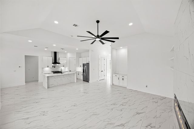 1519 Waco St, Dayton, TX 77535