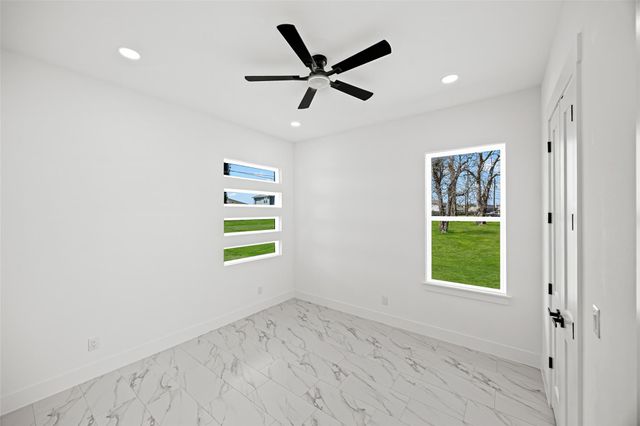 1519 Waco St, Dayton, TX 77535