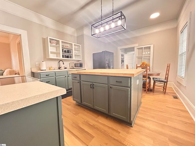 3 Jesse Street, Laurens, SC 29360