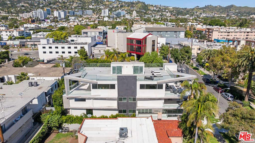 Image 32 of property listing at 621 N Kings Road 3, West Hollywood, CA 90048