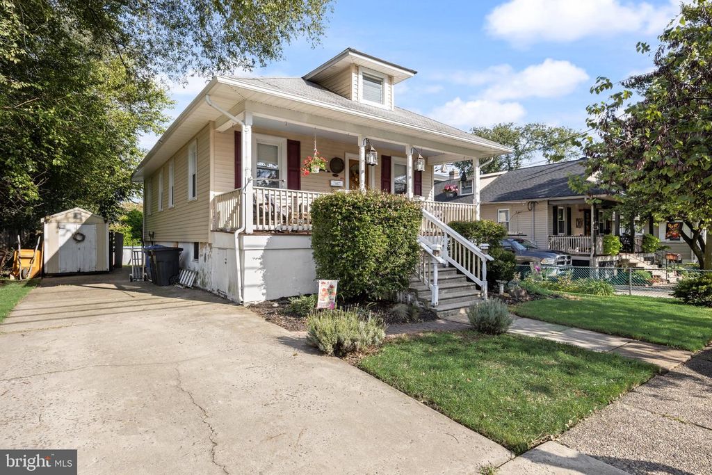 111 S PINE AVE, MAPLE SHADE, NJ 08052 — photo 3