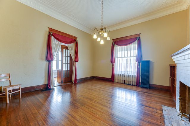 210 W Elm Street, Winnsboro, TX 75494