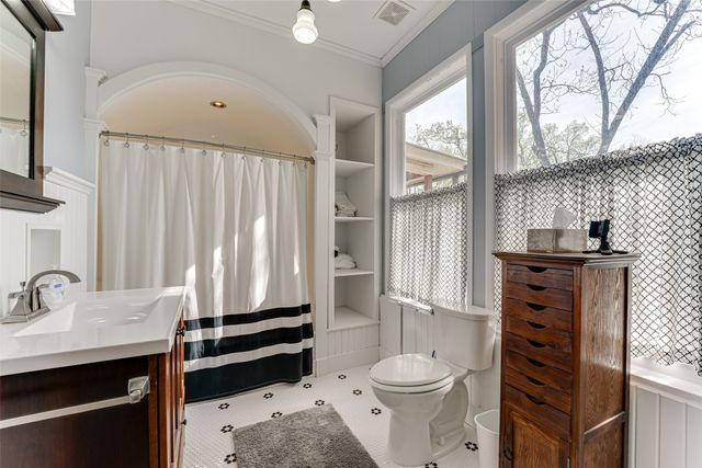 210 W Elm Street, Winnsboro, TX 75494