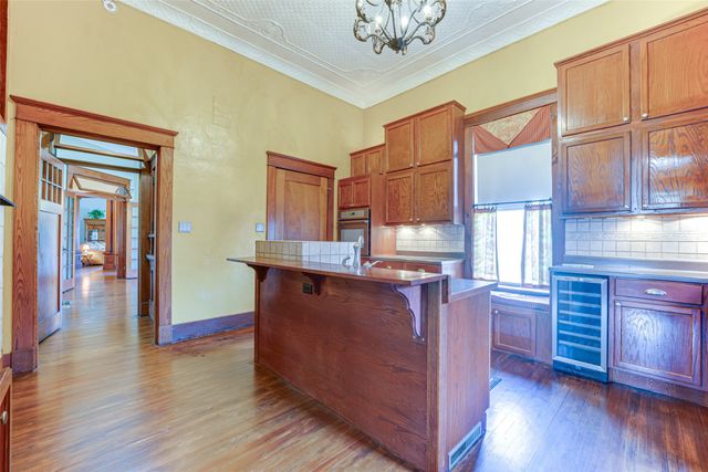 210 W Elm Street, Winnsboro, TX 75494