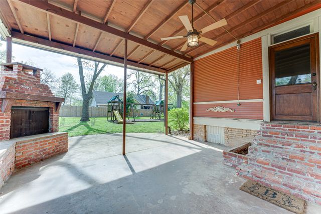 210 W Elm Street, Winnsboro, TX 75494