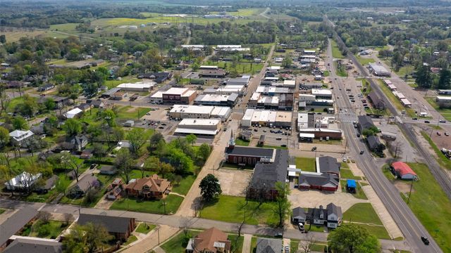 210 W Elm Street, Winnsboro, TX 75494