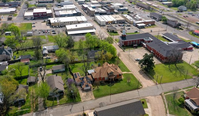 210 W Elm Street, Winnsboro, TX 75494