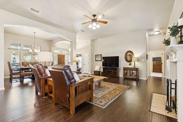 101 Woodland Drive, Krugerville, TX 76227