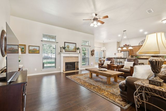 101 Woodland Drive, Krugerville, TX 76227