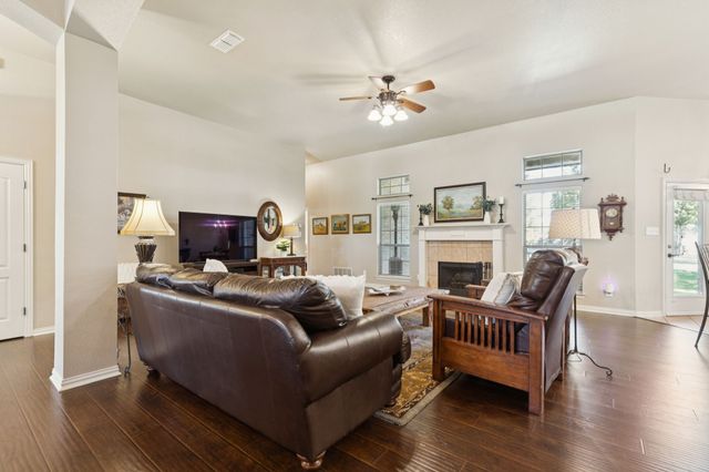 101 Woodland Drive, Krugerville, TX 76227