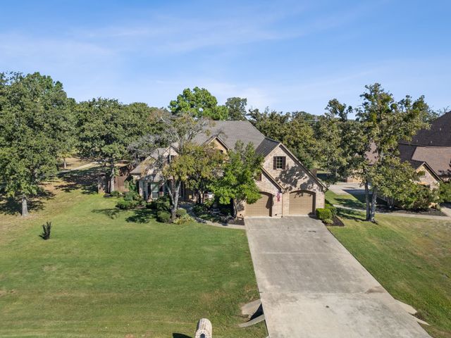 101 Woodland Drive, Krugerville, TX 76227