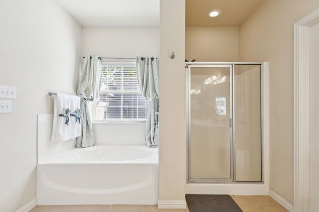 101 Woodland Drive, Krugerville, TX 76227