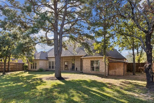 101 Woodland Drive, Krugerville, TX 76227