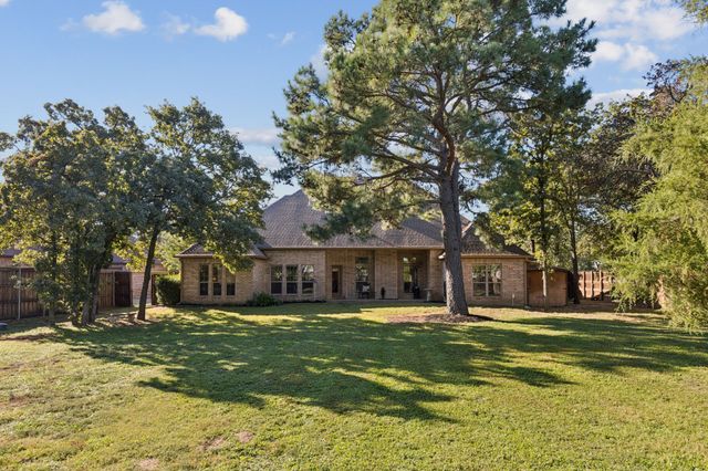 101 Woodland Drive, Krugerville, TX 76227
