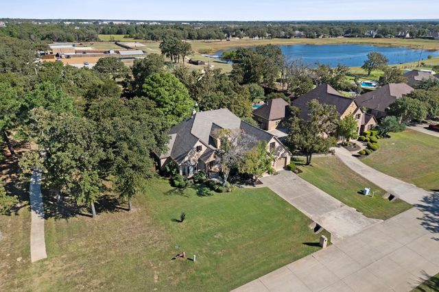 101 Woodland Drive, Krugerville, TX 76227