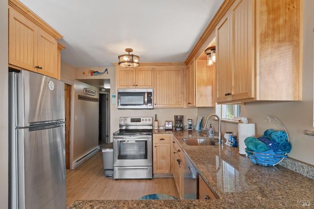 38 Ocean View Ave, Dillon Beach, CA 94929