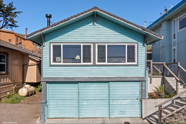 38 Ocean View Ave, Dillon Beach, CA 94929