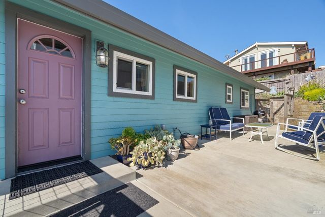 38 Ocean View Ave, Dillon Beach, CA 94929