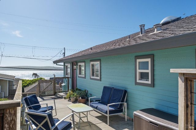 38 Ocean View Ave, Dillon Beach, CA 94929