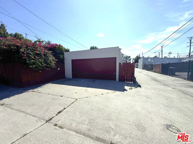 6574 Brayton Avenue, Long Beach, CA 90805