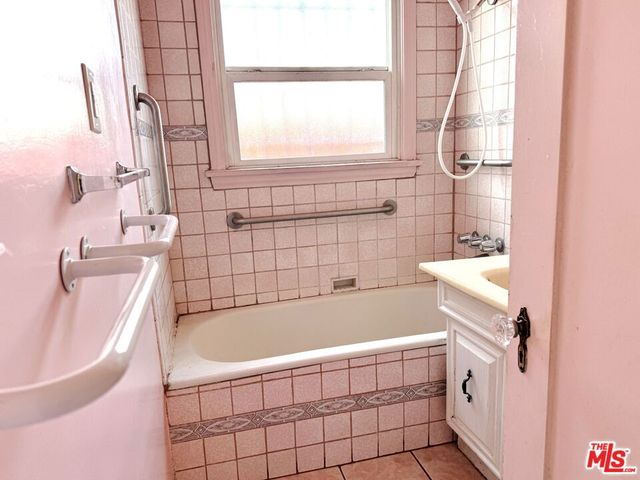 6574 Brayton Avenue, Long Beach, CA 90805