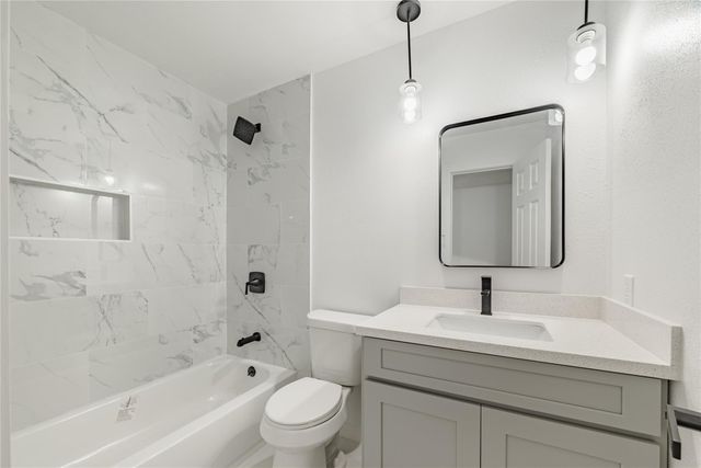 2210 Stillmeadow Drive, Missouri City, TX 77489